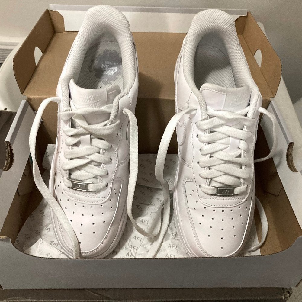 Nike Women's Air Force 1 '07
